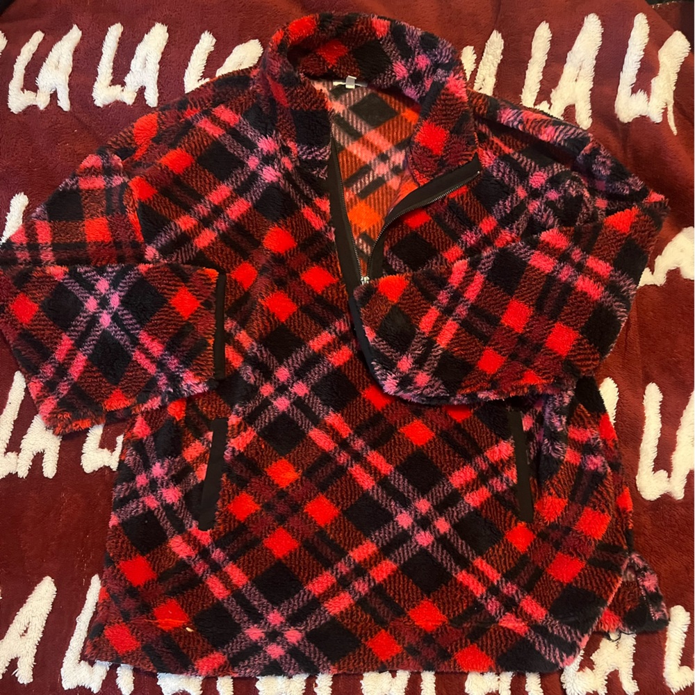 Sherpa 1/4 zip sweater and matching shorts